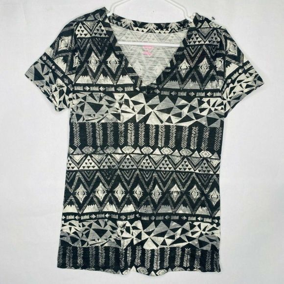 Mossimo Tops - Mossimo Tribal Print Geometric V-neck Black White